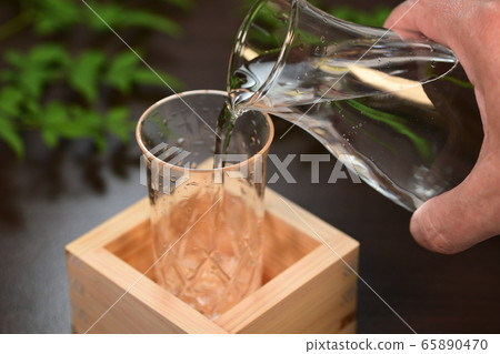 Cold Japanese sake in summer 65890470