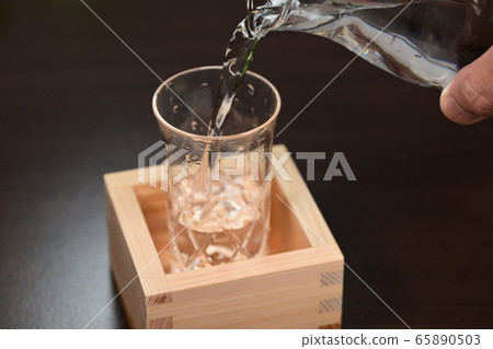Cold Japanese sake in summer Cold Japanese sake in summer 65890503