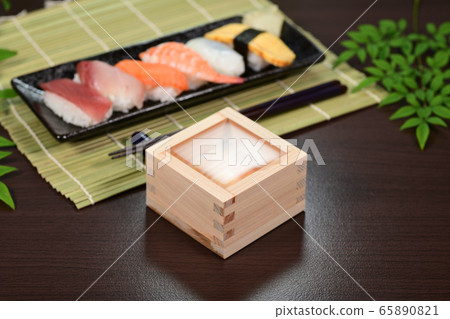 Cold Japanese sake in summer 65890821