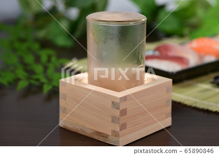 Cold Japanese sake in summer 65890846