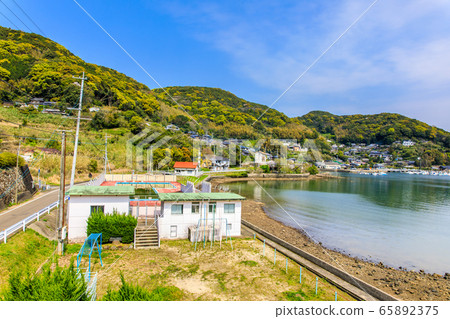 Sasebo Municipal Anura Elementary School closed, historical record [Sasebo City, Nagasaki Prefecture] 65892375