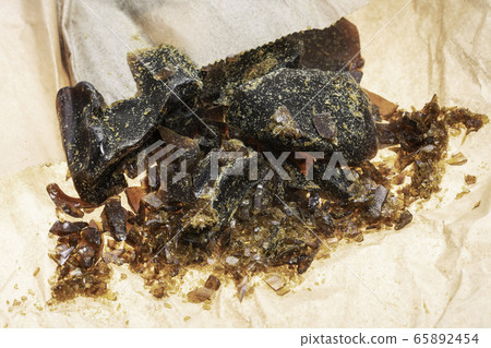 medical marijuana shatter wax processed cannabis medical marijuana shatter wax processed cannabis 65892454