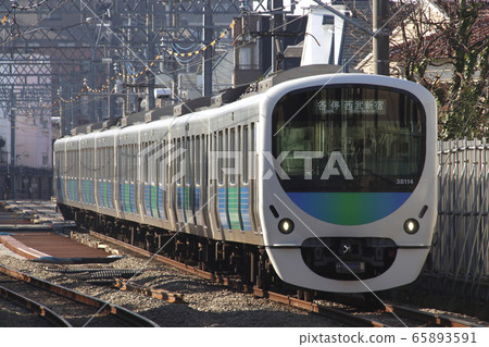 [SS] Series 30000 on the Seibu Shinjuku Line (8-car train at each stop: Seibu Shinjuku ⇔ Honkawagoe) 65893591