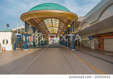 JR Maihama Station 65893610