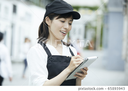 Cafe terrace terrace seat restaurant young woman Cafe terrace terrace seat restaurant young woman 65893943