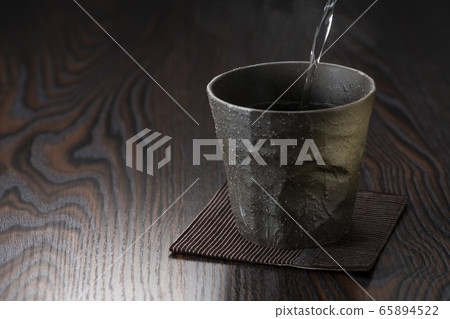 「燒酒與熱水混合」 65894522