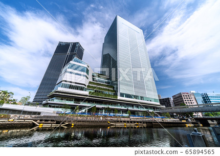 日本的橫濱市容我希望看到橫濱市新市政廳等。 日本的橫濱市容我希望看到橫濱市新市政廳等。 65894565
