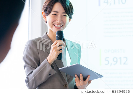 presentation, business, female 65894936