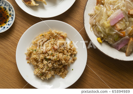 炒飯，餃子，豆沙硬炒麵 65894989