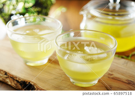 Cold tea (green tea) 65897518