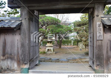 Kitsuki氏族，氏族的“學習堂”的主門（大分縣Kitsuki市Kitsuki城堡城堡/ Kitsuki的北大武士房屋） 65898929