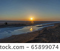 Sunrise over the salt lake of El Jerid. 65899074