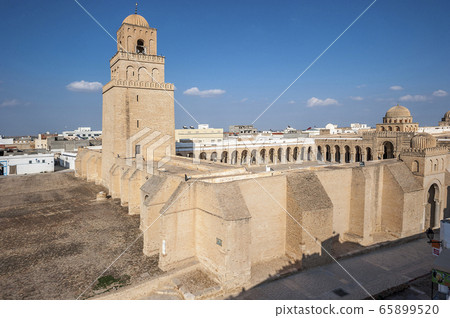 The cathedral mosque of Kairouan. 65899520