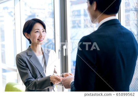 商務名片交換銷售問候服 65899562