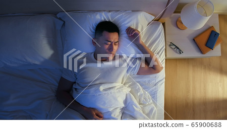 asian man has insomnia 65900688