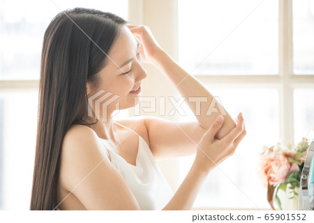 Women's beauty skin care 65901552