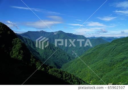 Mt. Okuchausu from Mt. Shiomi Mt. Okuchausu from Mt. Shiomi 65902507