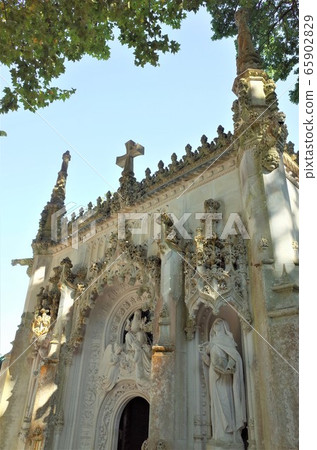 Regalrera Palace 65902829