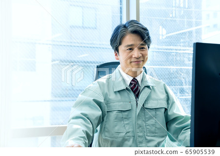 中層經理總裁工作服工人 65905539