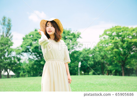 Women Resort 65905686