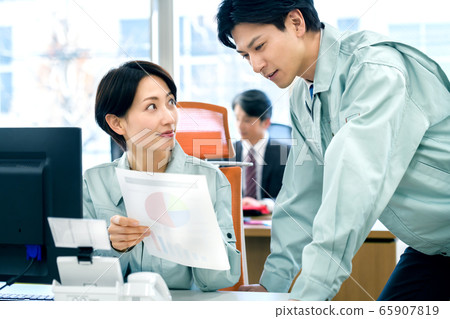 Office worker Work clothes Researcher desk work 65907819