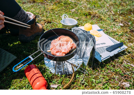 Climbing dishes 65908278