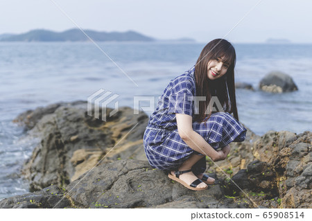 Sea women Sea women 65908514