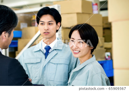 Worker Female Business Woman Light Work Meeting 65909367