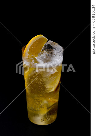 冷凍高球和檸檬酸 冷凍高球和檸檬酸 65910134