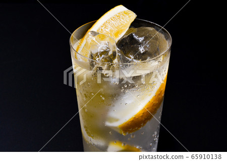 冷凍高球和檸檬酸 冷凍高球和檸檬酸 65910138