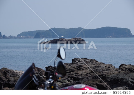 Looking at Kumano Pass 65914595