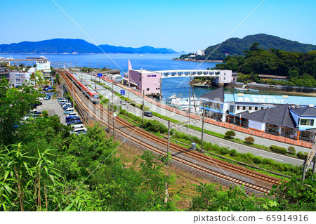 鳥羽市和近鐵火車的城市景觀 鳥羽市和近鐵火車的城市景觀 65914916