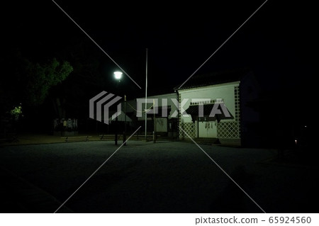 納馬科牆在晚上 65924560