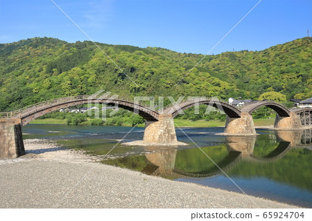 [Yamaguchi Prefecture] Kintai Bridge under sunny weather 65924704