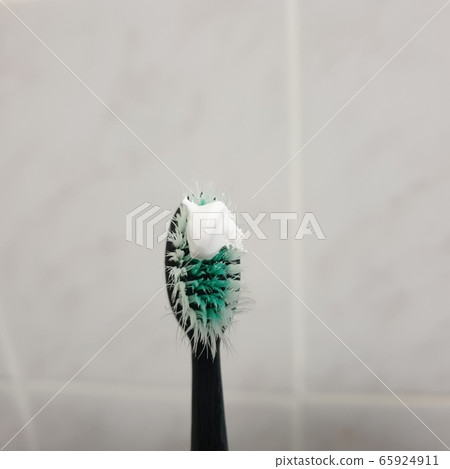 Toothbrush and toothpaste Toothbrush and toothpaste 65924911