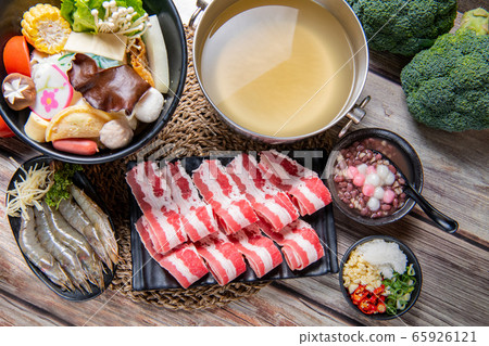 Simmering pot, small fire pot, pan, vegetable, hot pot, Japanese style, seafood, shrimp, Japanese beef, vegetable 65926121