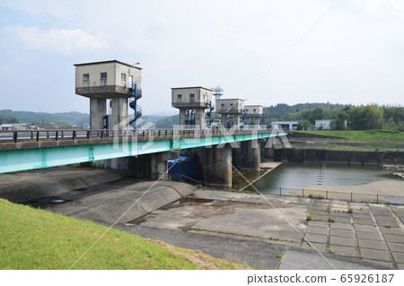Yuno Falls 65926187
