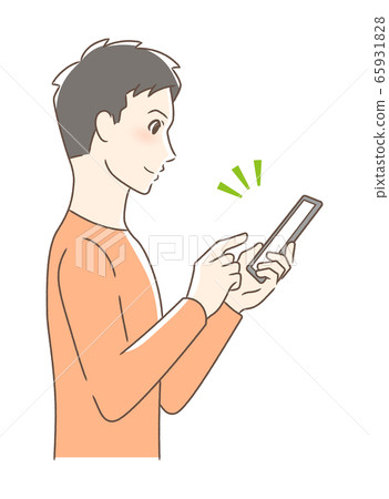 操作智能手機的男人微笑著的側面 65931828