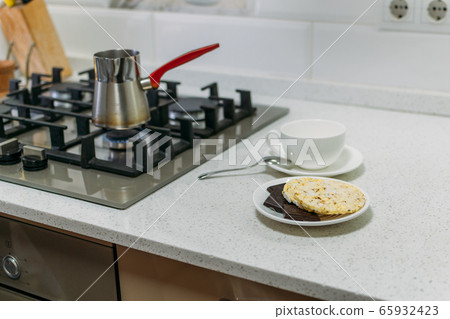 Bulletproof coffee cooking process for paleo, 65932423