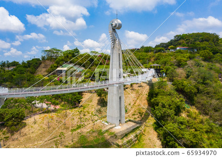 臺灣高雄崗山之眼吊橋The Eye of Gangshan, Kaohsiung, Taiwan 臺灣高雄崗山之眼吊橋The Eye of Gangshan, Kaohsiung, Taiwan 65934970
