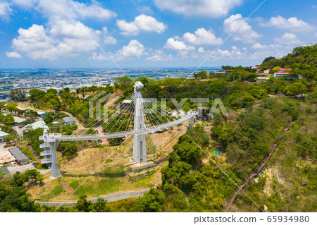 臺灣高雄崗山之眼吊橋The Eye of Gangshan, Kaohsiung, Taiwan 臺灣高雄崗山之眼吊橋The Eye of Gangshan, Kaohsiung, Taiwan 65934980