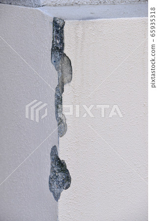 Concrete fence Concrete fence 65935318