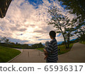 女兒和爸爸，暮色 65936317