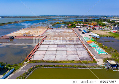臺灣臺南井仔腳瓦盤鹽田Tainan salt pan, Asia, Taiwan 臺灣臺南井仔腳瓦盤鹽田Tainan salt pan, Asia, Taiwan 65937867