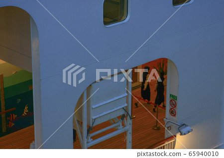 2 Aug 2008 a Crystal Symphony cruise ship in Hong 65940010