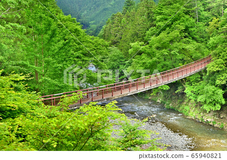 Ishifune Bridge in the Akigawa Valley 65940821