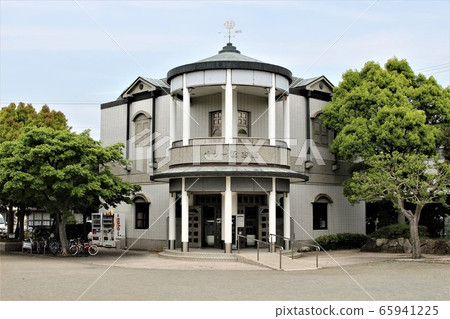 Perry Memorial Hall 65941225