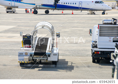 Airport work vehicle Airport work vehicle 65942655