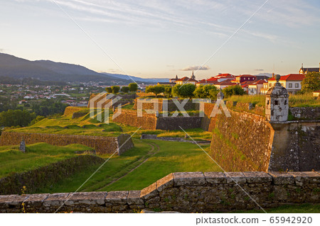 walls, stone wall, fort 65942920