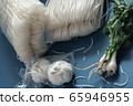 Noodles and garlic and coriander 65946955